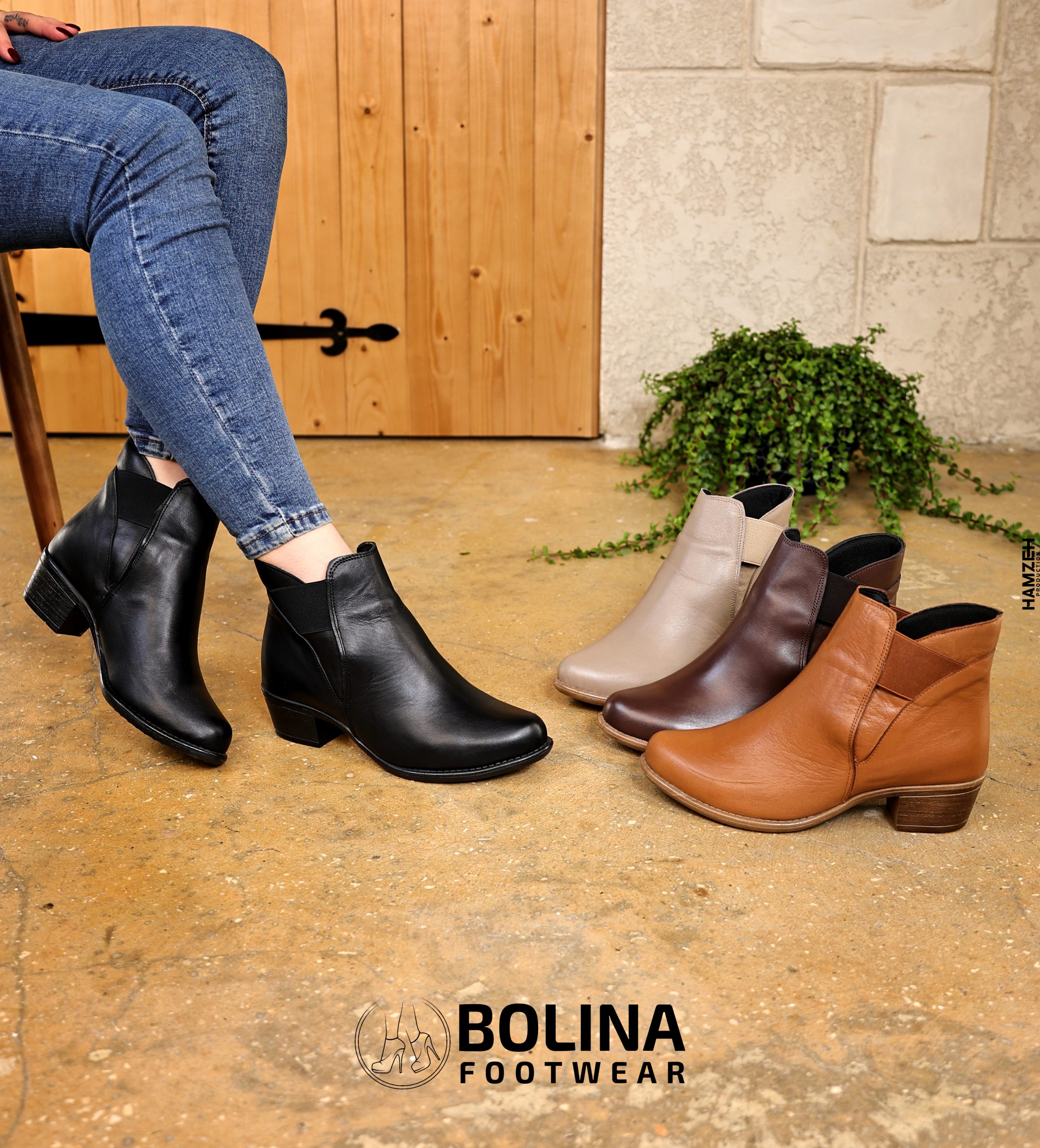 Crimson Crown Boots - الصورة 3